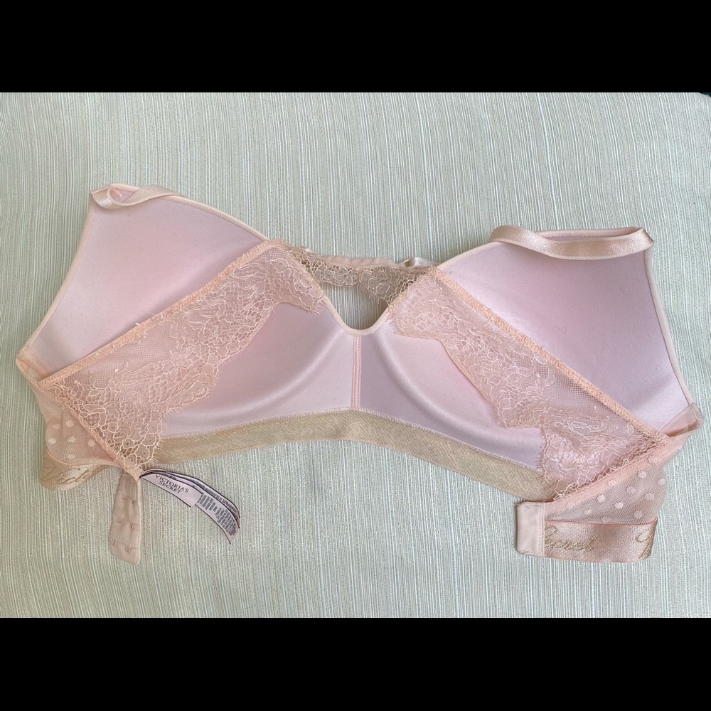 Victoria’s Secret T~Shirt Contour Bra - Picture 2 of 4